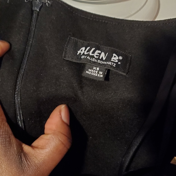 Dress - Picture 4 of 4